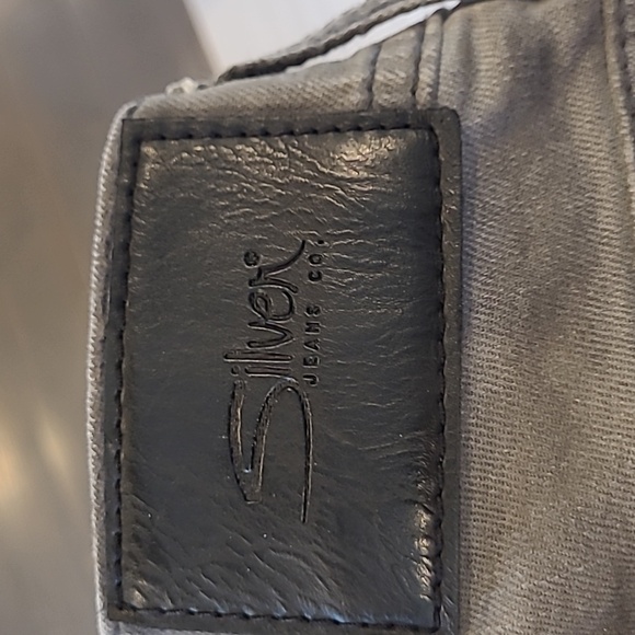 Silver jeans. Grey washed size 34 x 32. - Picture 6 of 6